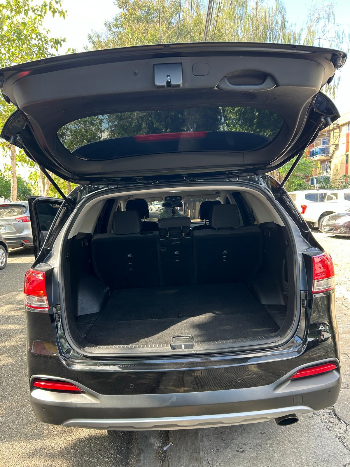 jeepetas y camionetas - Kia Sorento LX 2017 4