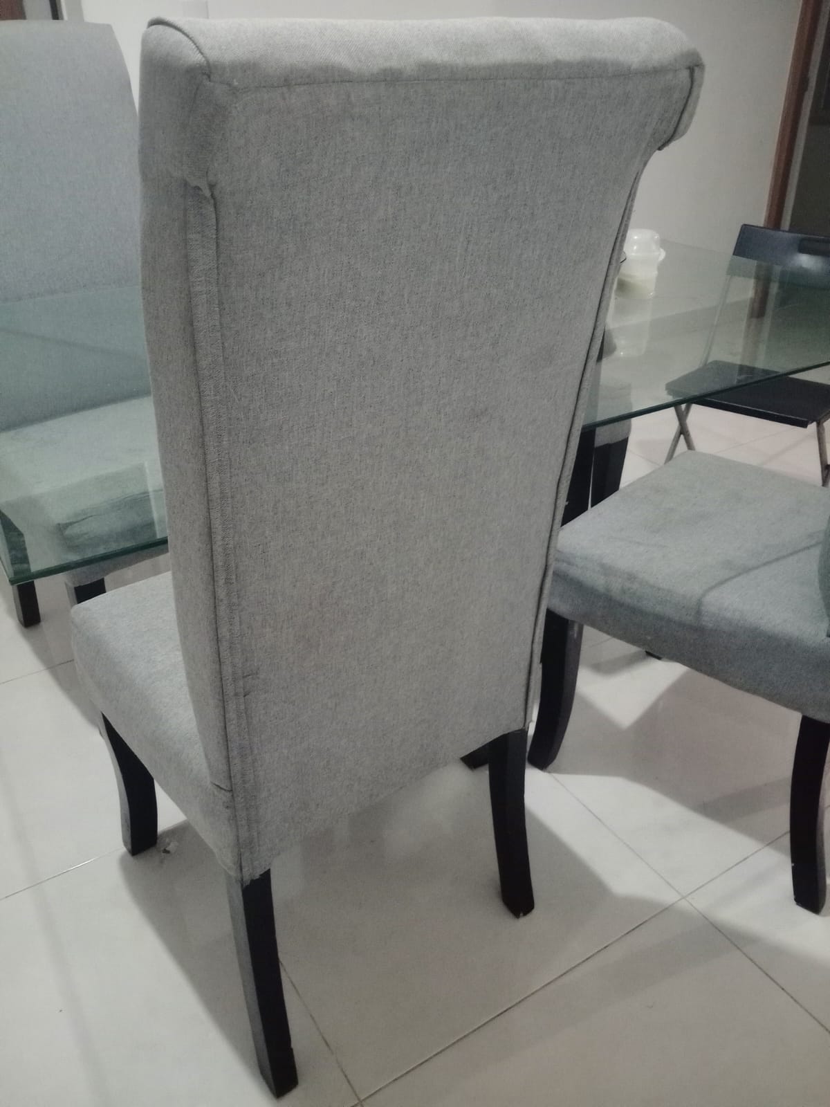 muebles y colchones - VENDO 4 SILLAS DE COMEDOR POR MUDANZA  2