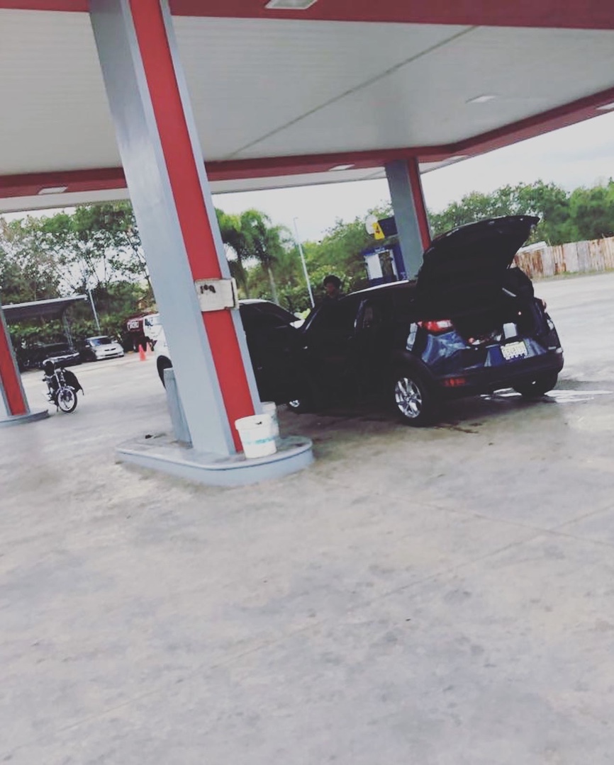 oficinas y locales comerciales - Venta de estación de combustible con compañía de distribución Santo Domingo  6