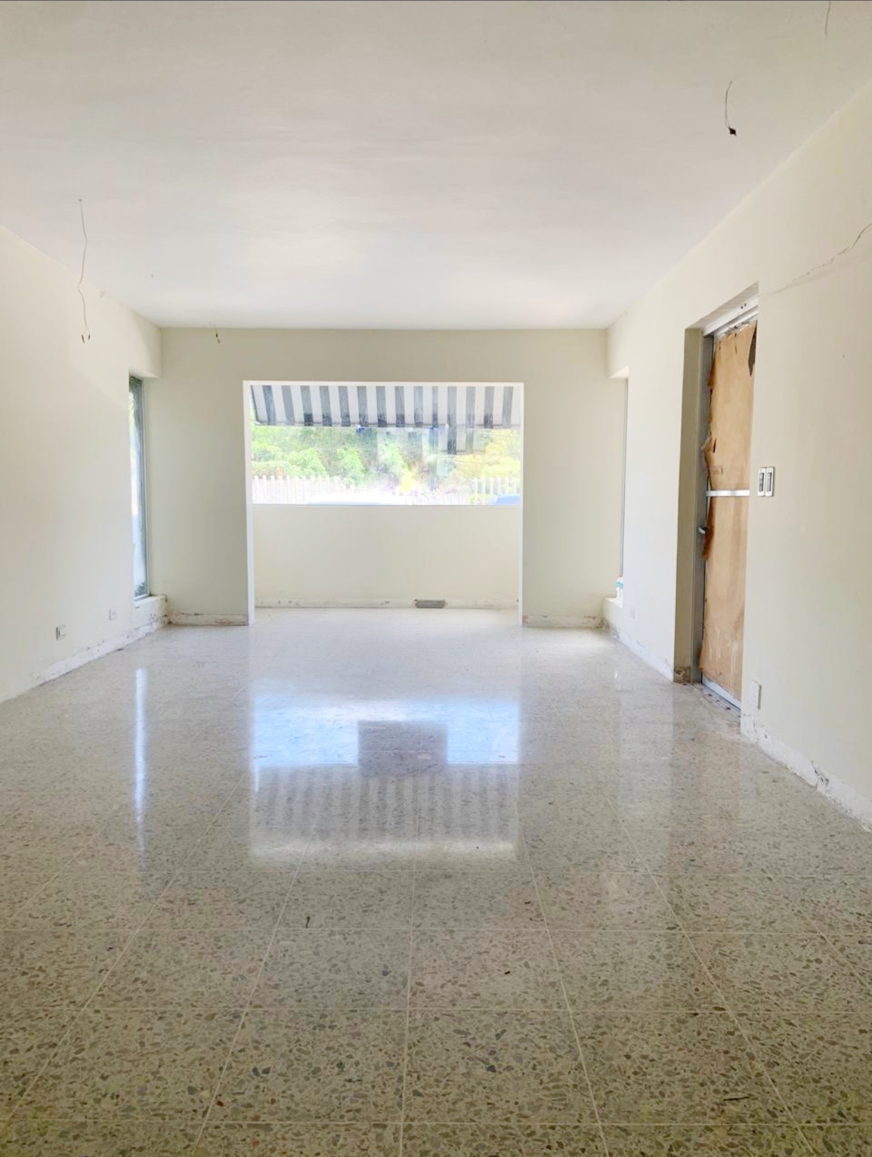 oficinas y locales comerciales - Local céntrico en Evaristo morales  5