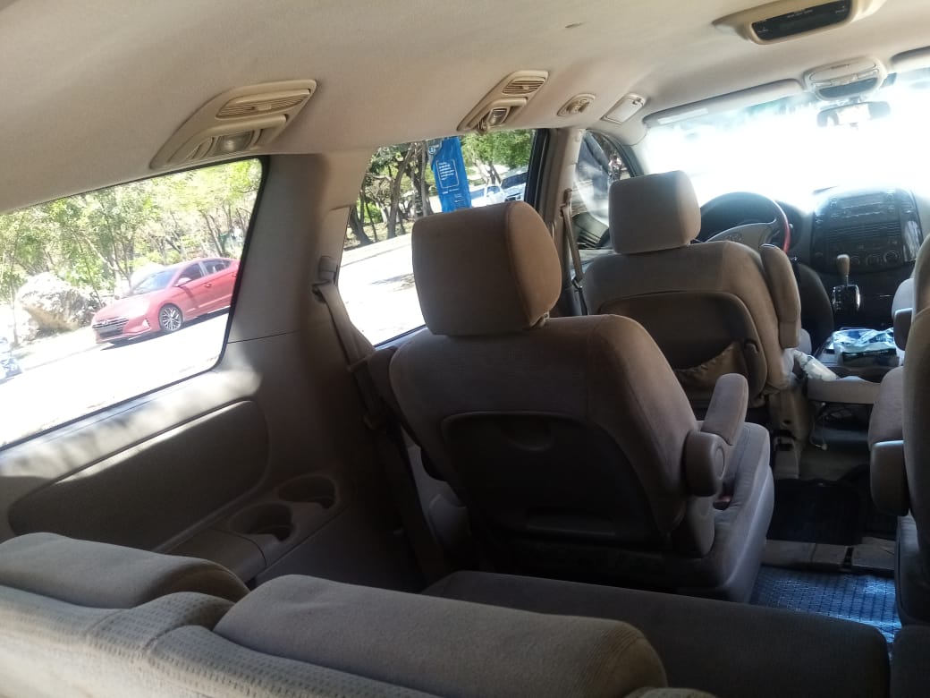 otros vehiculos - De venta Toyota Sienna 2004  9