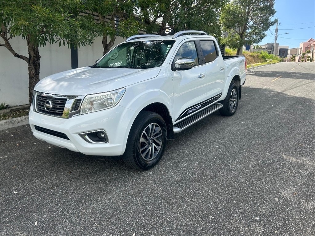 jeepetas y camionetas - 2017 Nissan Frontier NP300 0