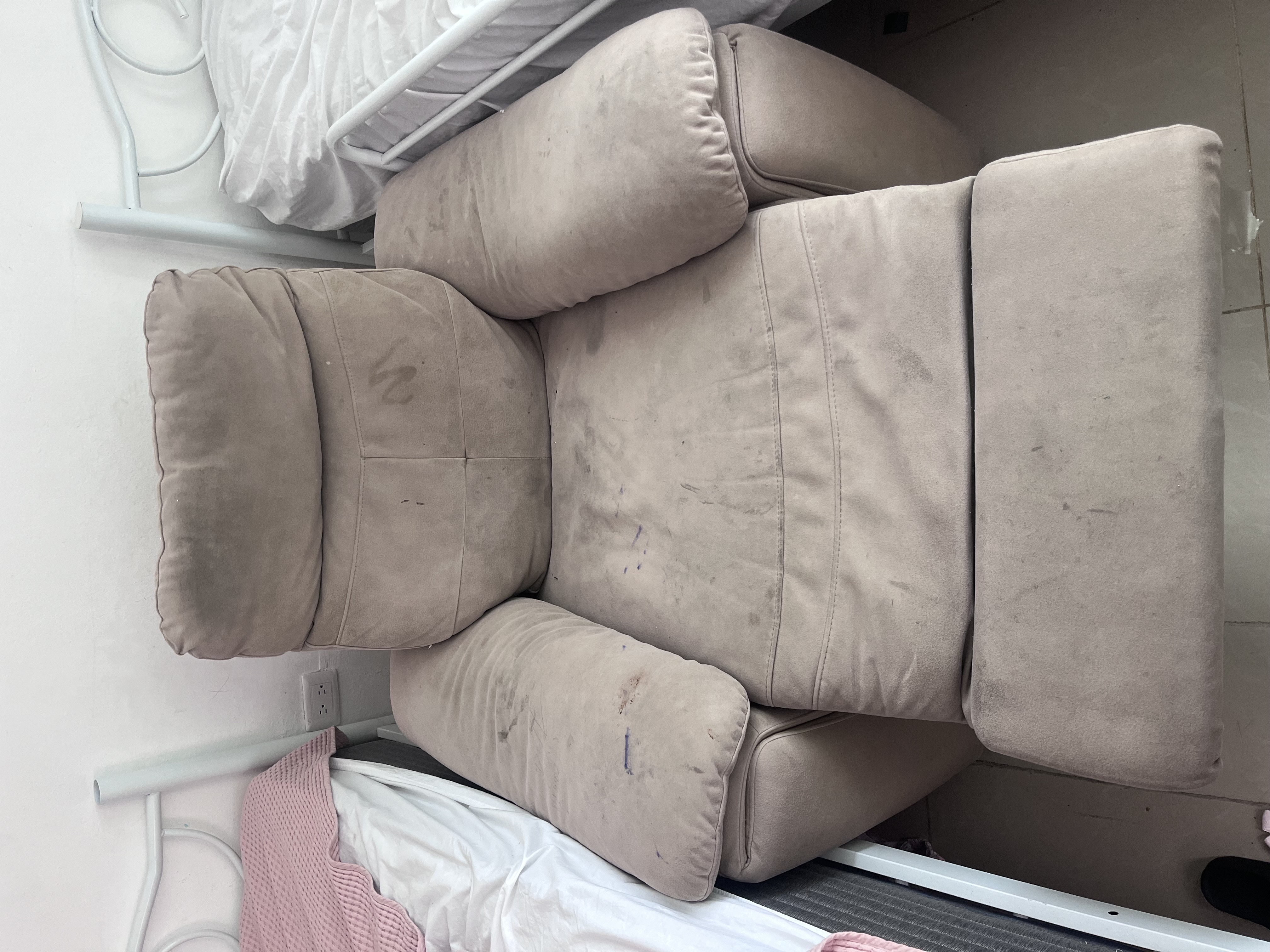 muebles y colchones - Vendo 2 sofás reclinables de una plaza cada uno 