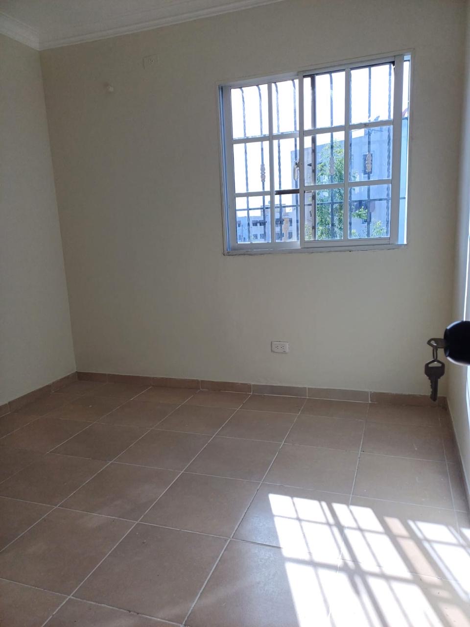 apartamentos - Vendo Apto. Res. Esther, prox. Av. Monumental,  llama al Sr Andrés  6