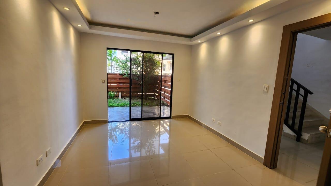 casas - Apartamento en renta con terraza Primer Nivel 