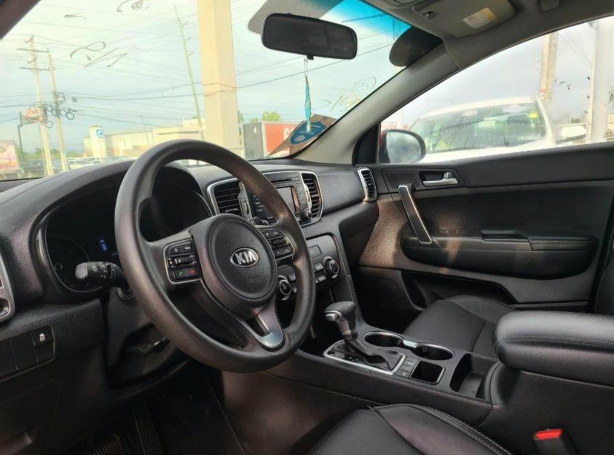 jeepetas y camionetas - Kia Sportage LX 2019 AWD 4x4 - Clean, 65,000 Millas, Financiamiento Disponible.  5
