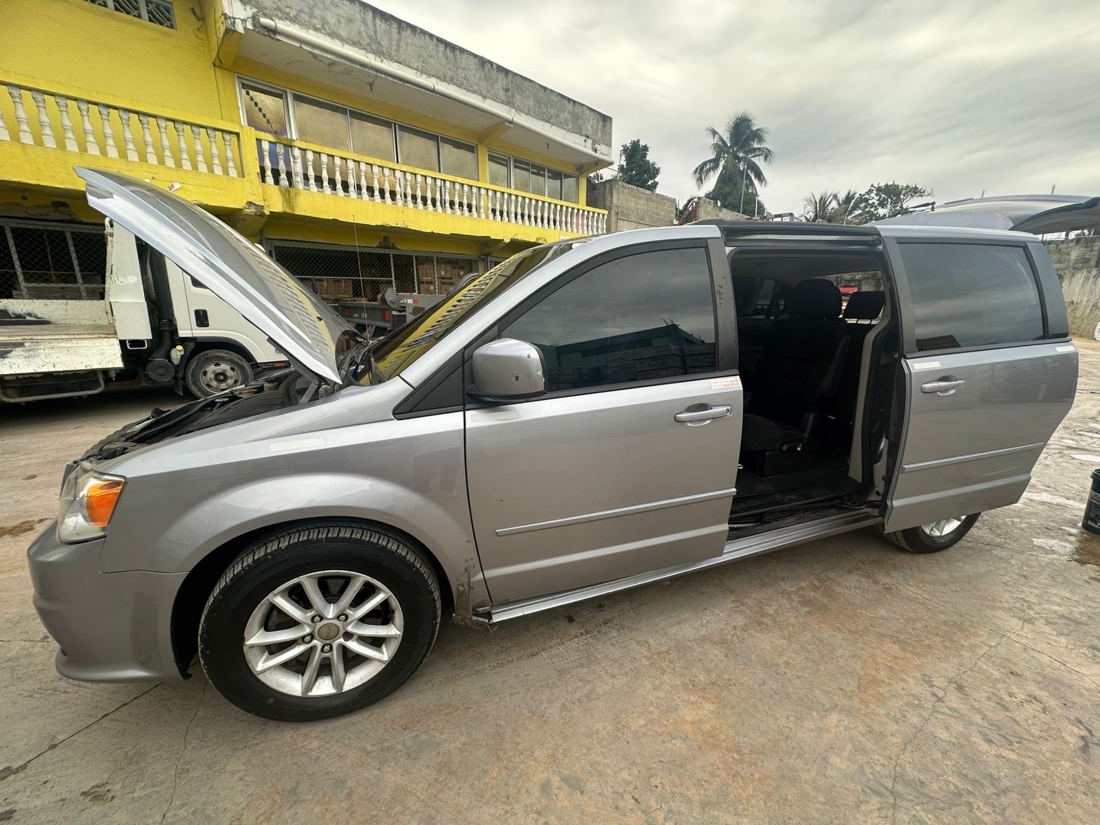 jeepetas y camionetas - Dodge caravab sxt 1