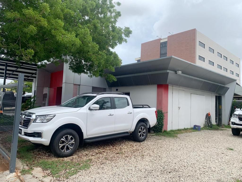 oficinas y locales comerciales - Local céntrico en los prados  9