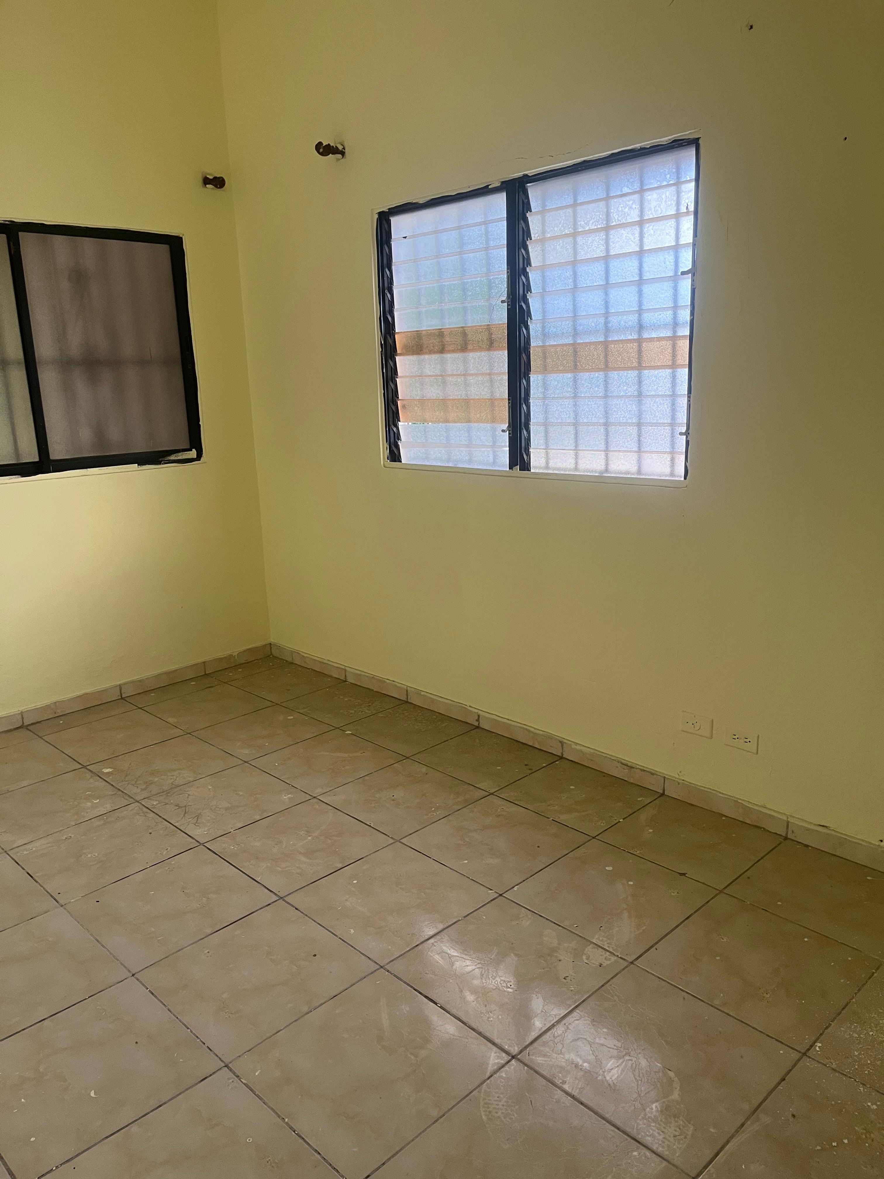 oficinas y locales comerciales - Alquilo antiguo hotel en Gazcue para ser utilizado como almacén o depósito. 5