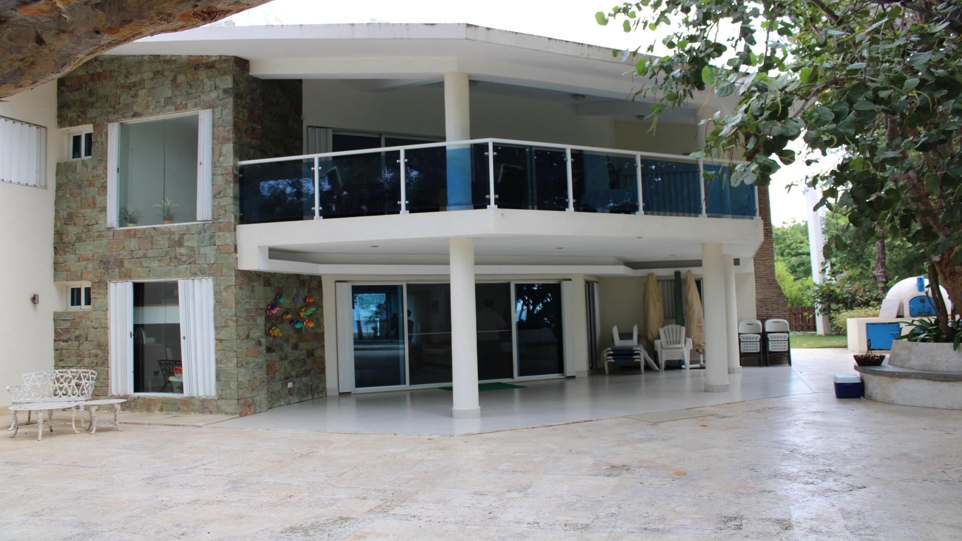 casas - Villa en Primera Línea de Playa, Nizao 2