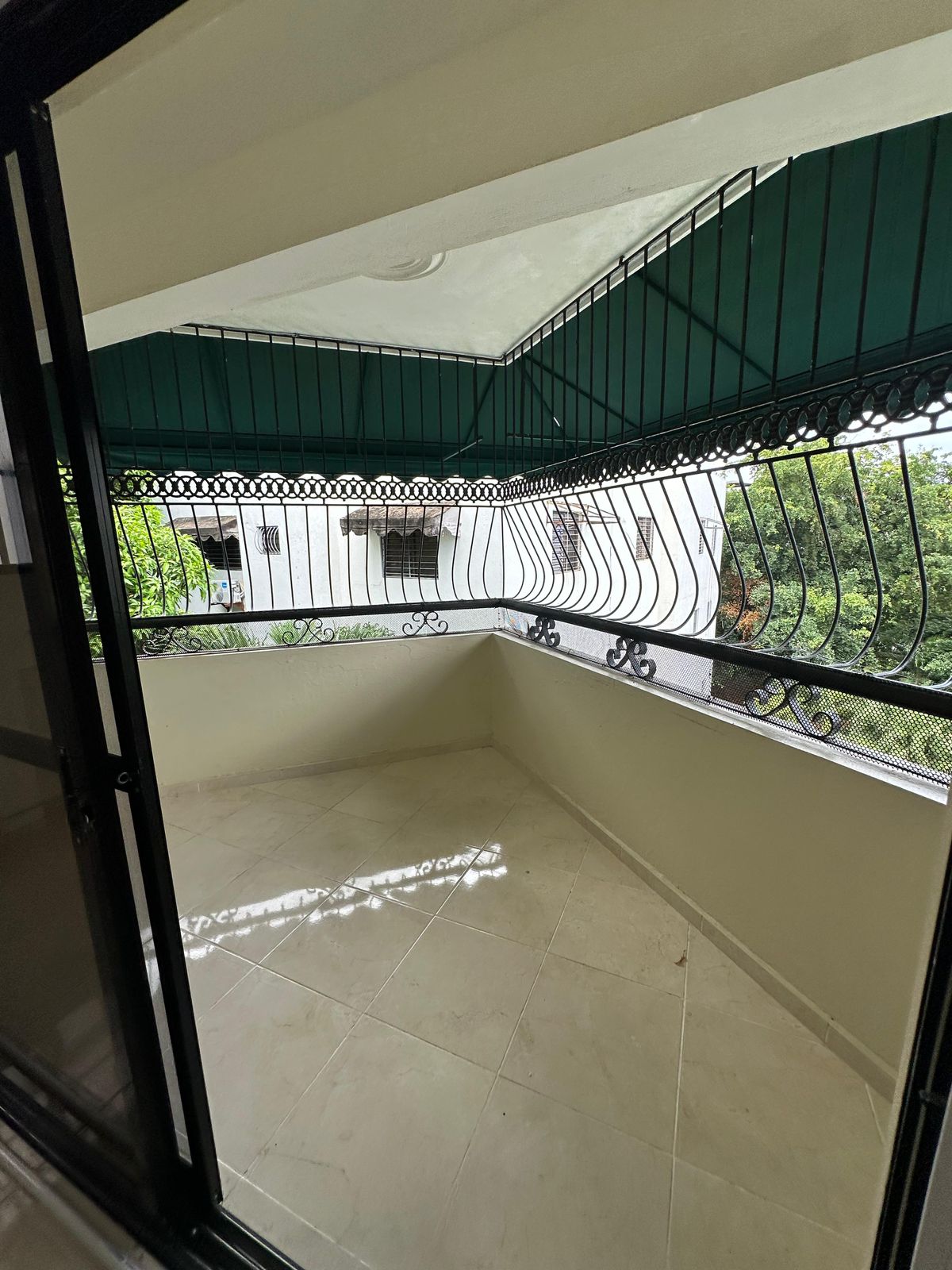 apartamentos - SE RENTA APARTAMENTO EN LA MORALEJA, SANTIAGO.