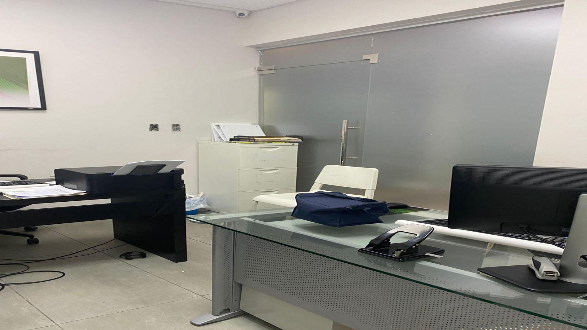 oficinas y locales comerciales - Local Comercial en Venta en el Millon 7