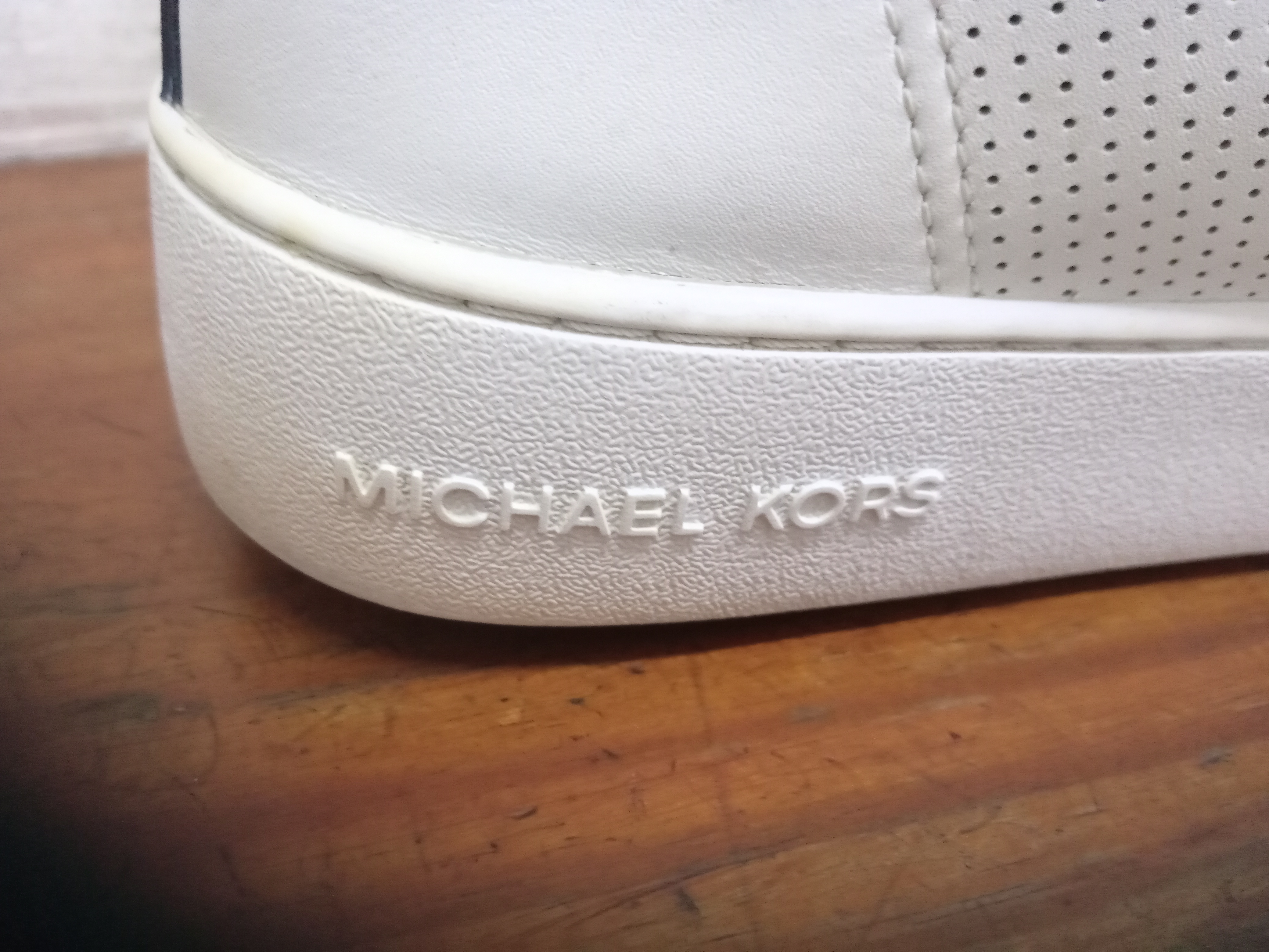 zapatos para hombre - tenis Michael Kors originales usado en buen estado  1