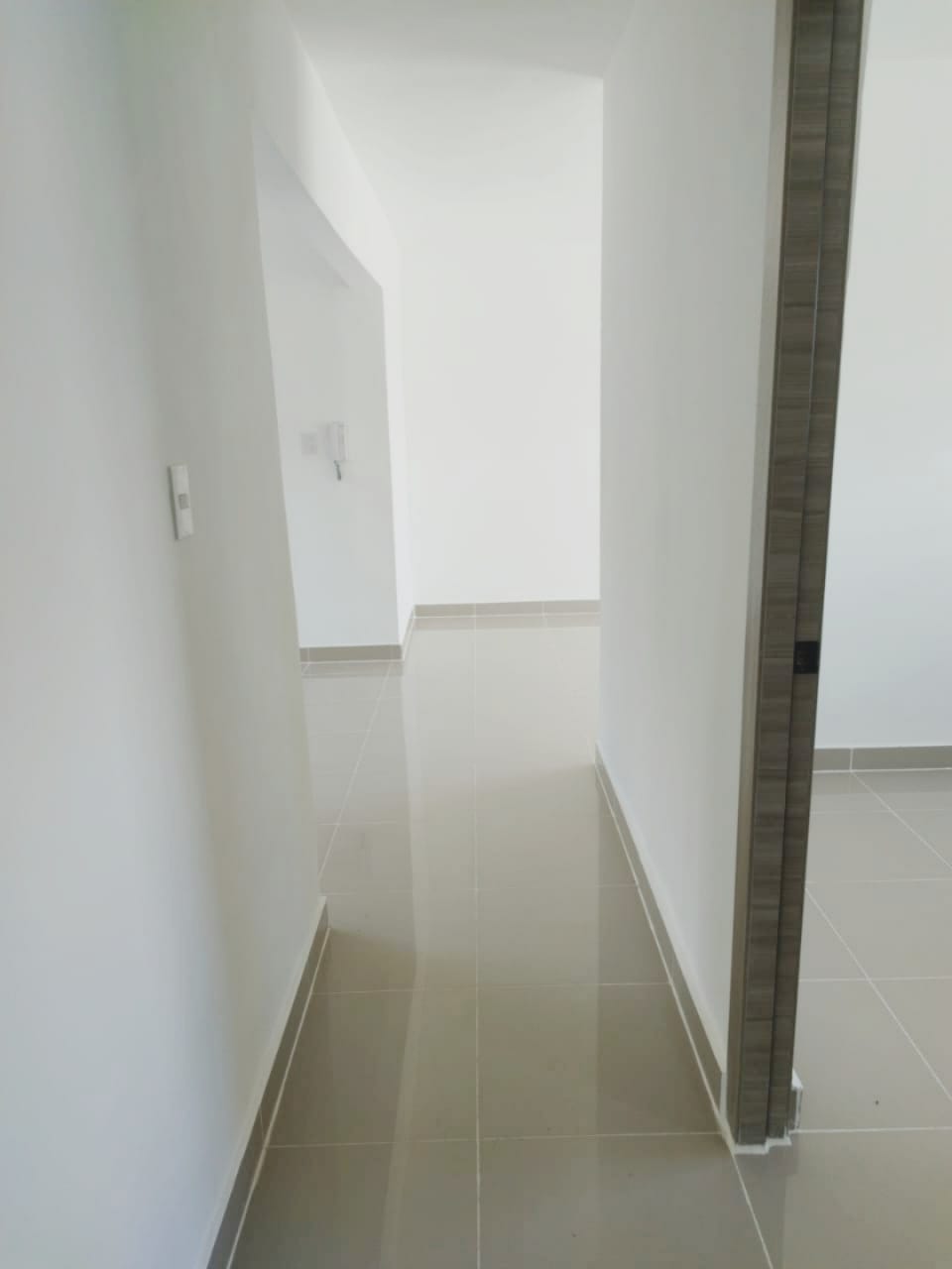 apartamentos - Se Vende Apartamento en Los Rieles (Primer Nivel). Precio US $103,000. 
 7