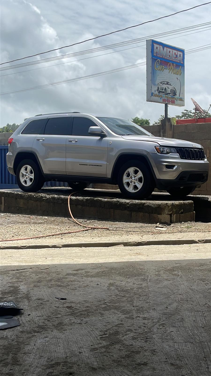 jeepetas y camionetas - Grand cherokee Laredo 4x4 2018  3