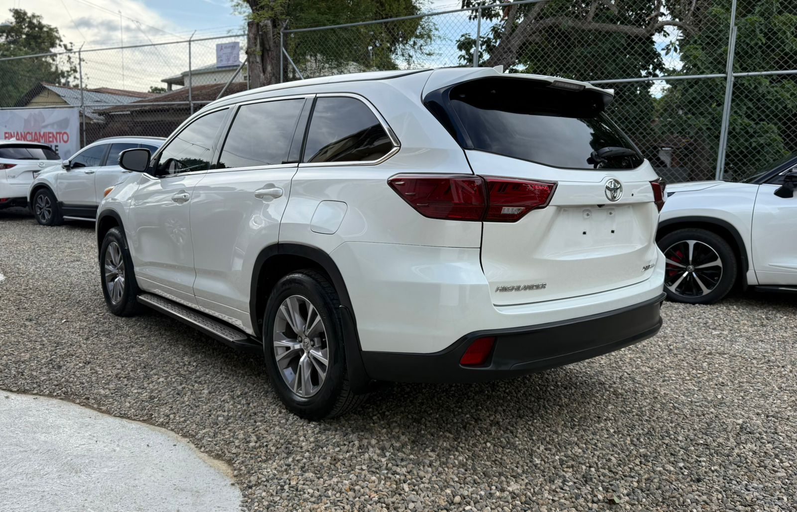 jeepetas y camionetas - Toyota higlander xle 2014 6