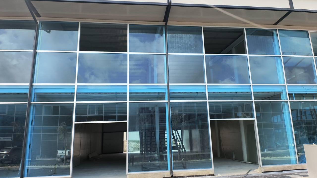 oficinas y locales comerciales - Naves y locales comerciales en alquiler 0