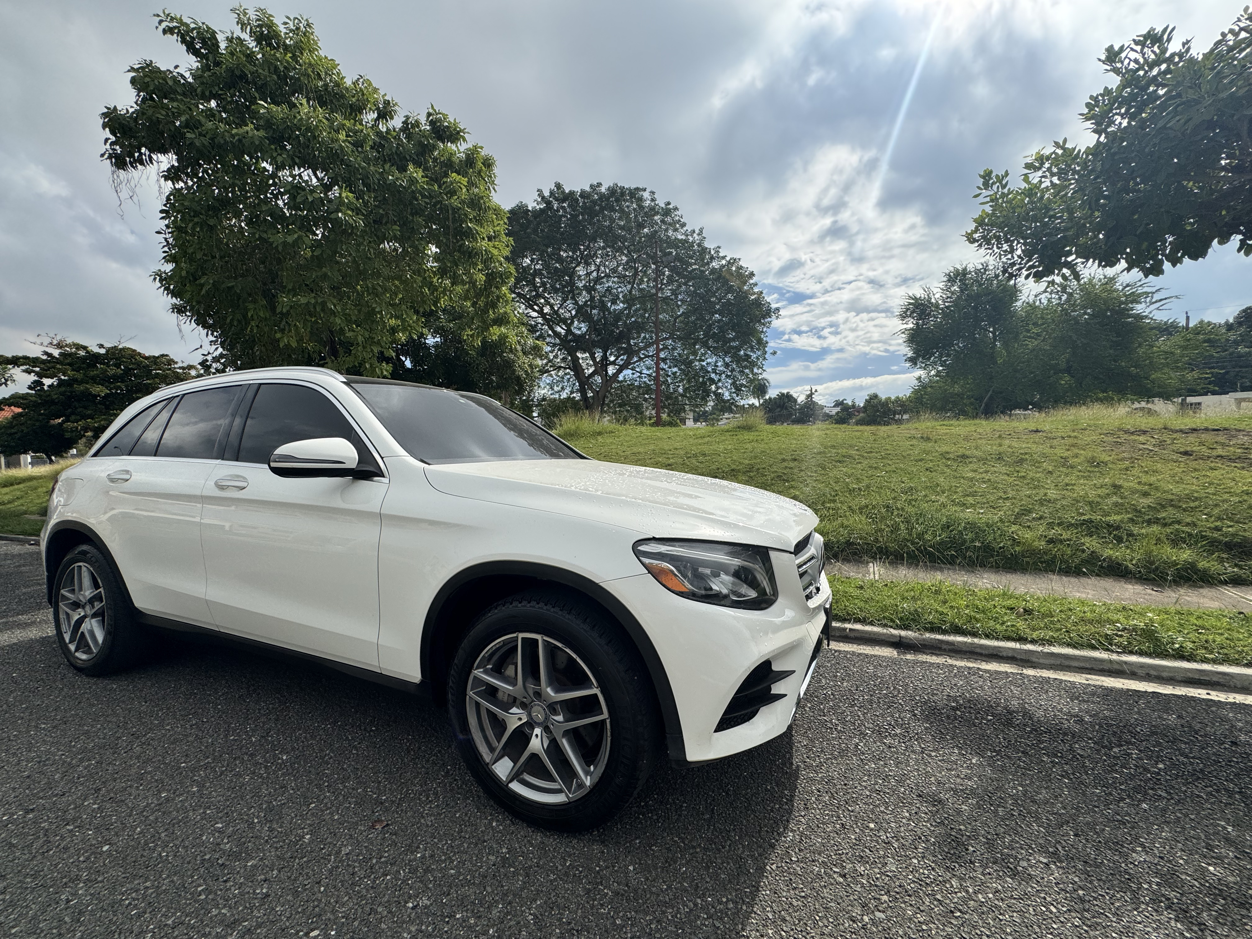 jeepetas y camionetas - Mercedes Benz GLC-300 2017 AMG, Unico Dueño en RD. 8