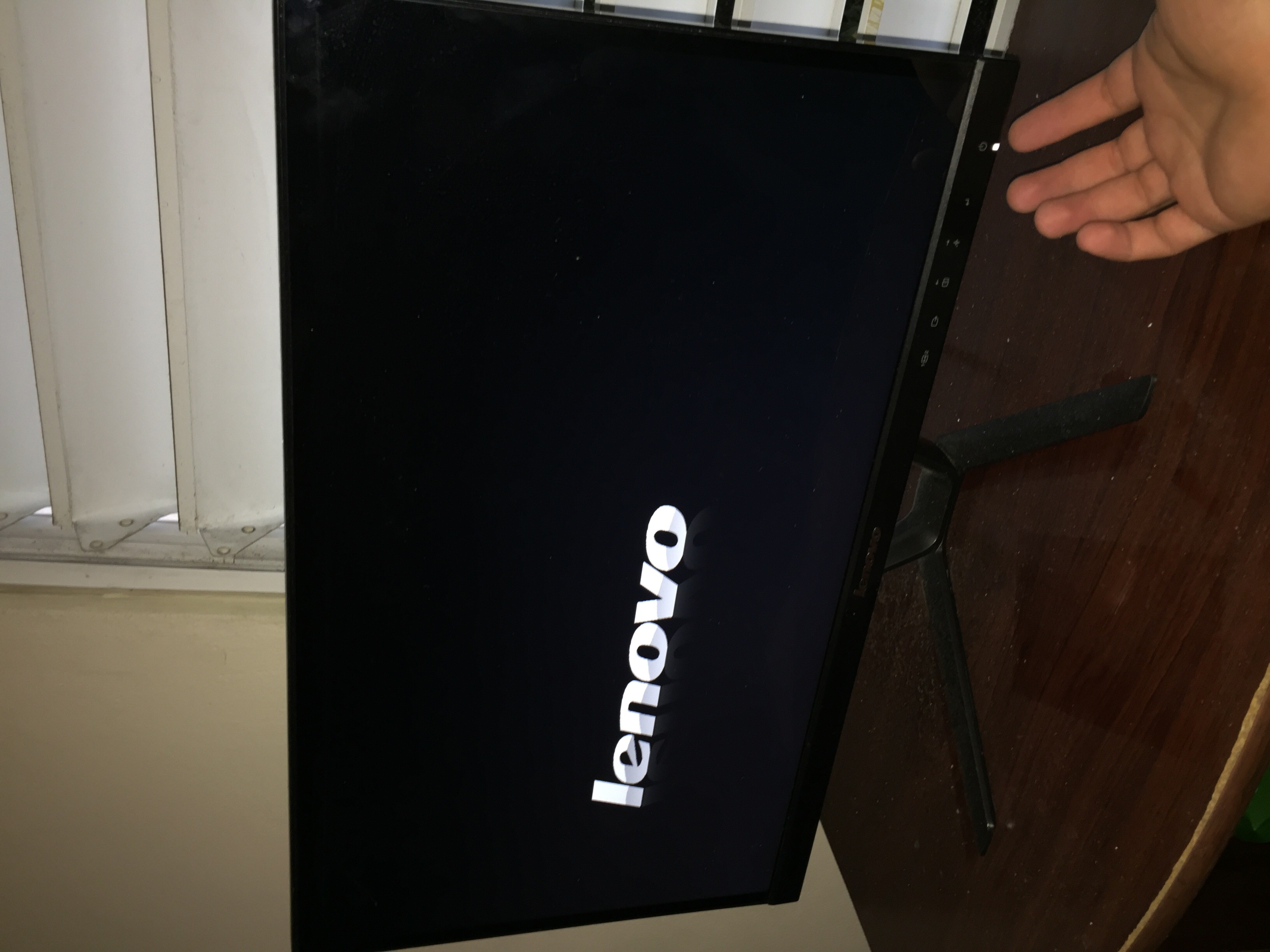 computadoras y laptops - Monitor Lenovo 23 pulgadas  2