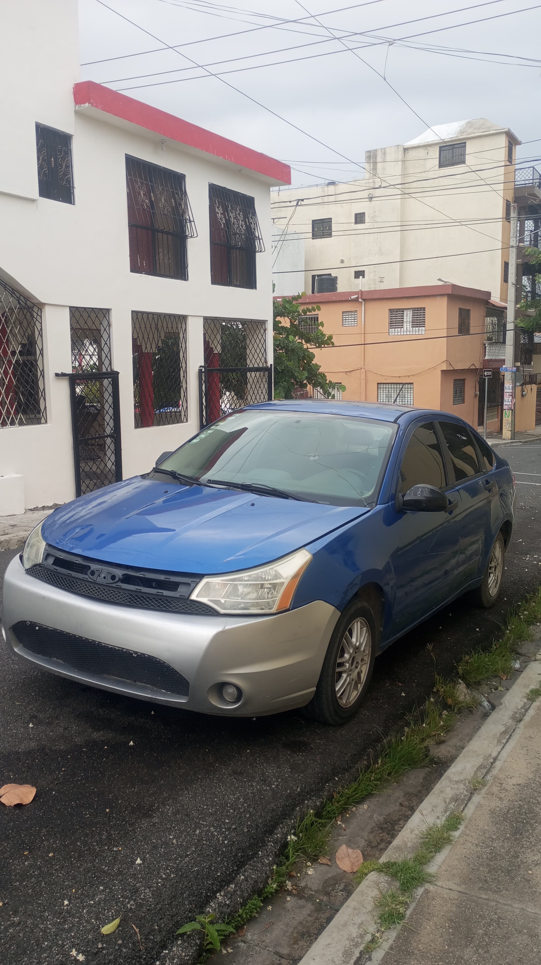 carros - Oportunidad Ford Focus a precio de remate 2