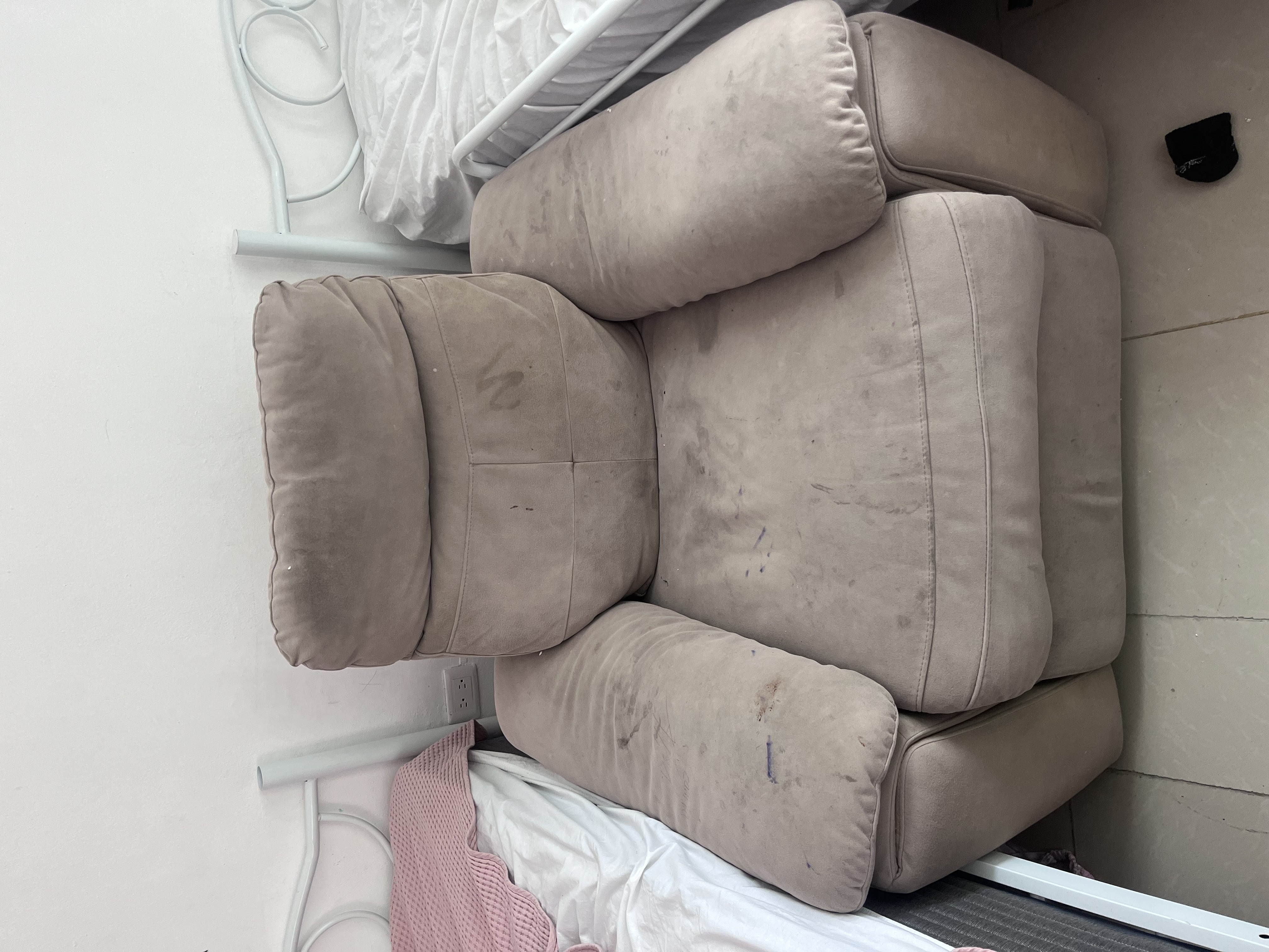 muebles y colchones - Vendo 2 sofás reclinables de una plaza cada uno  1