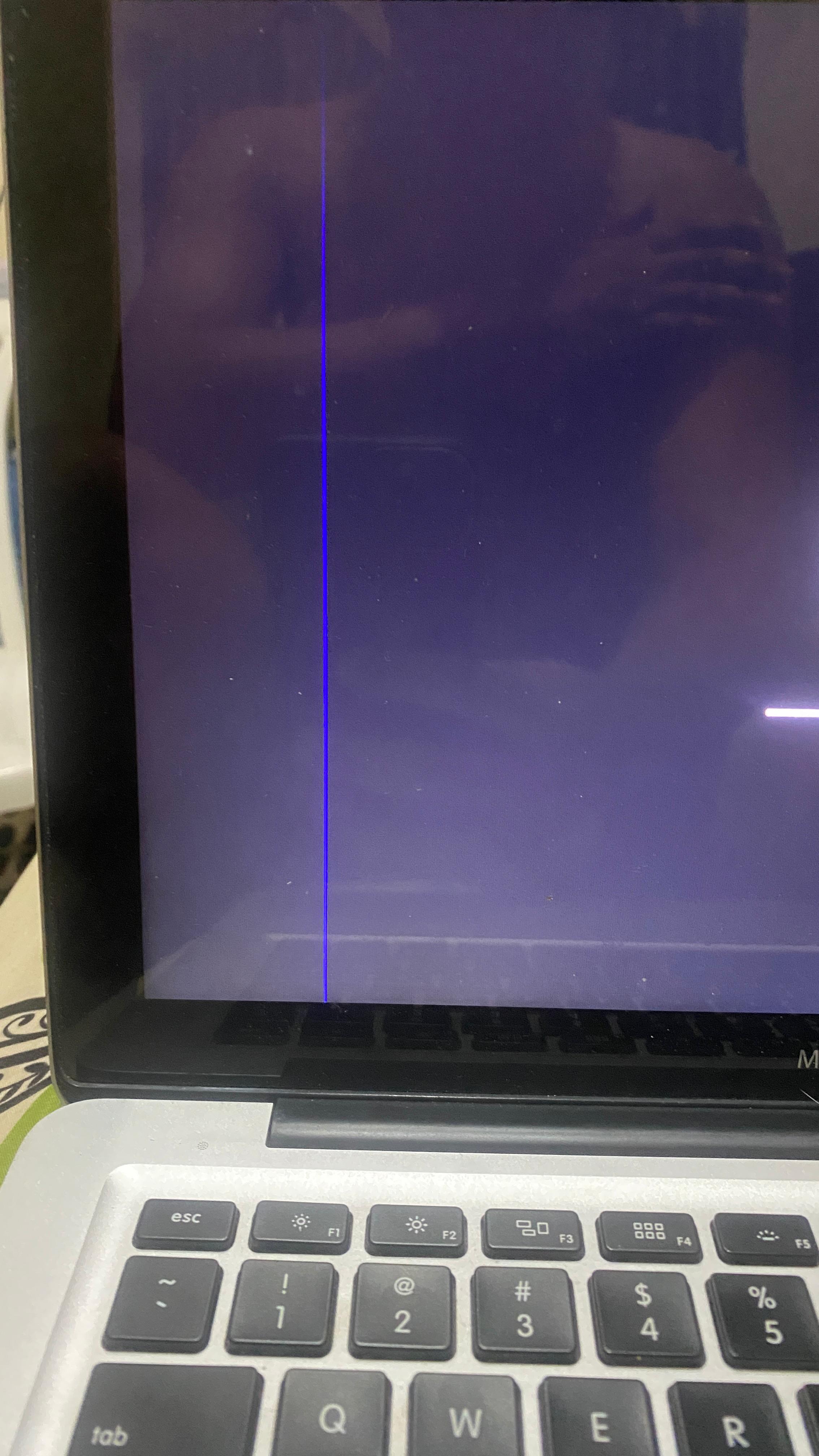 computadoras y laptops - Vendo o cambio MacBook Pro 2012 4