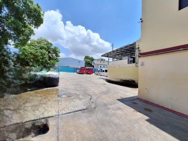 solares y terrenos - Terreno en venta Quizqueya #24-1965 con construcción comercial, oficinas. 1