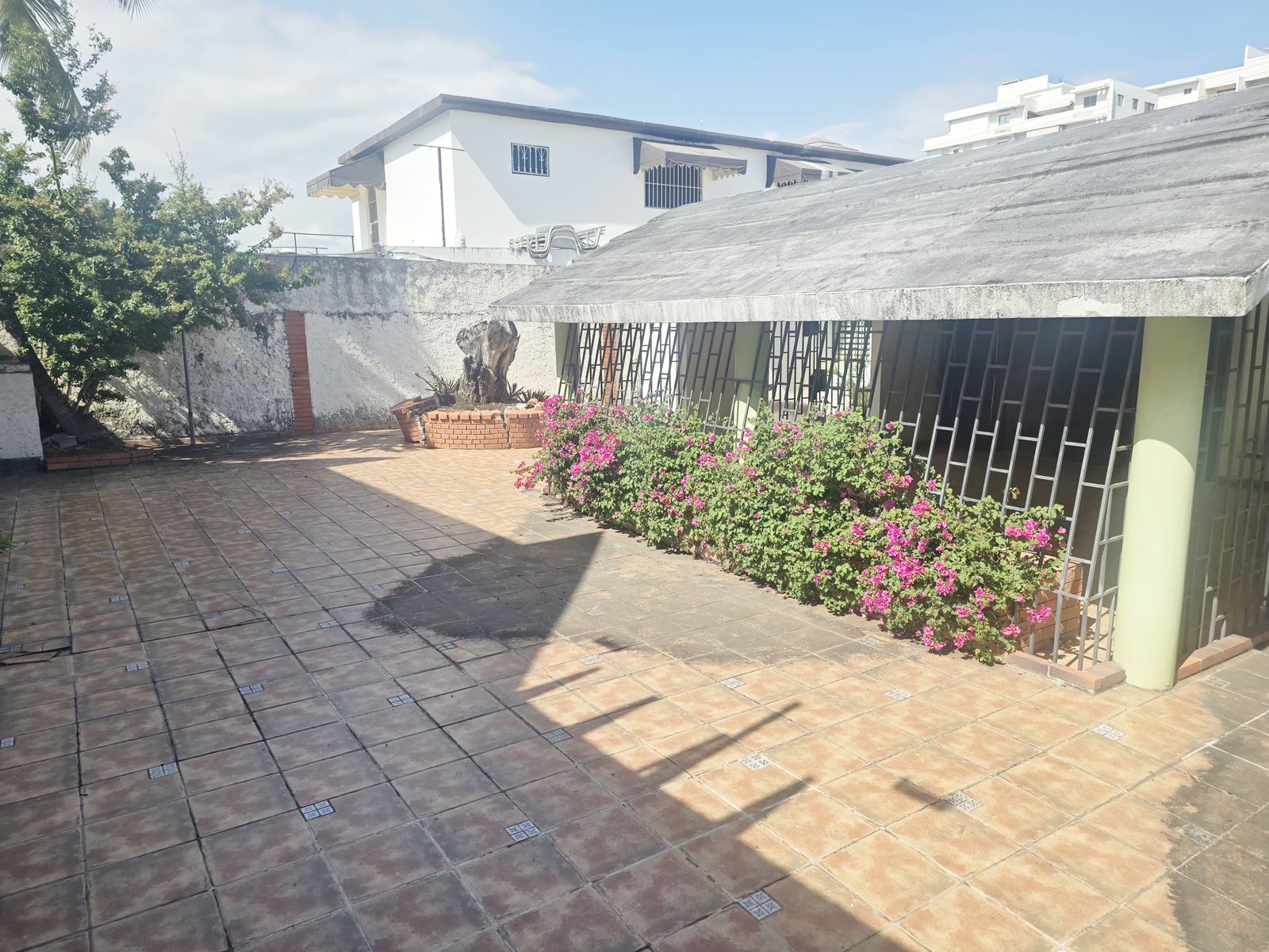 casas - Casa en Venta céntrica y comercial  2