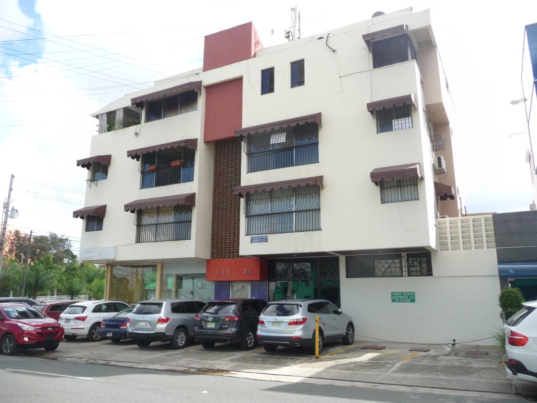 oficinas y locales comerciales - Oficina en Naco Avenida Roberto Pastoriza 4