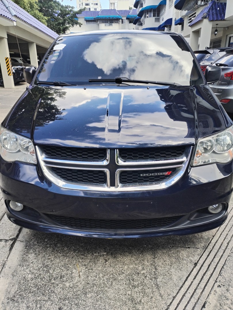 jeepetas y camionetas - Vendo Dogde Gran Caravan 2016  7