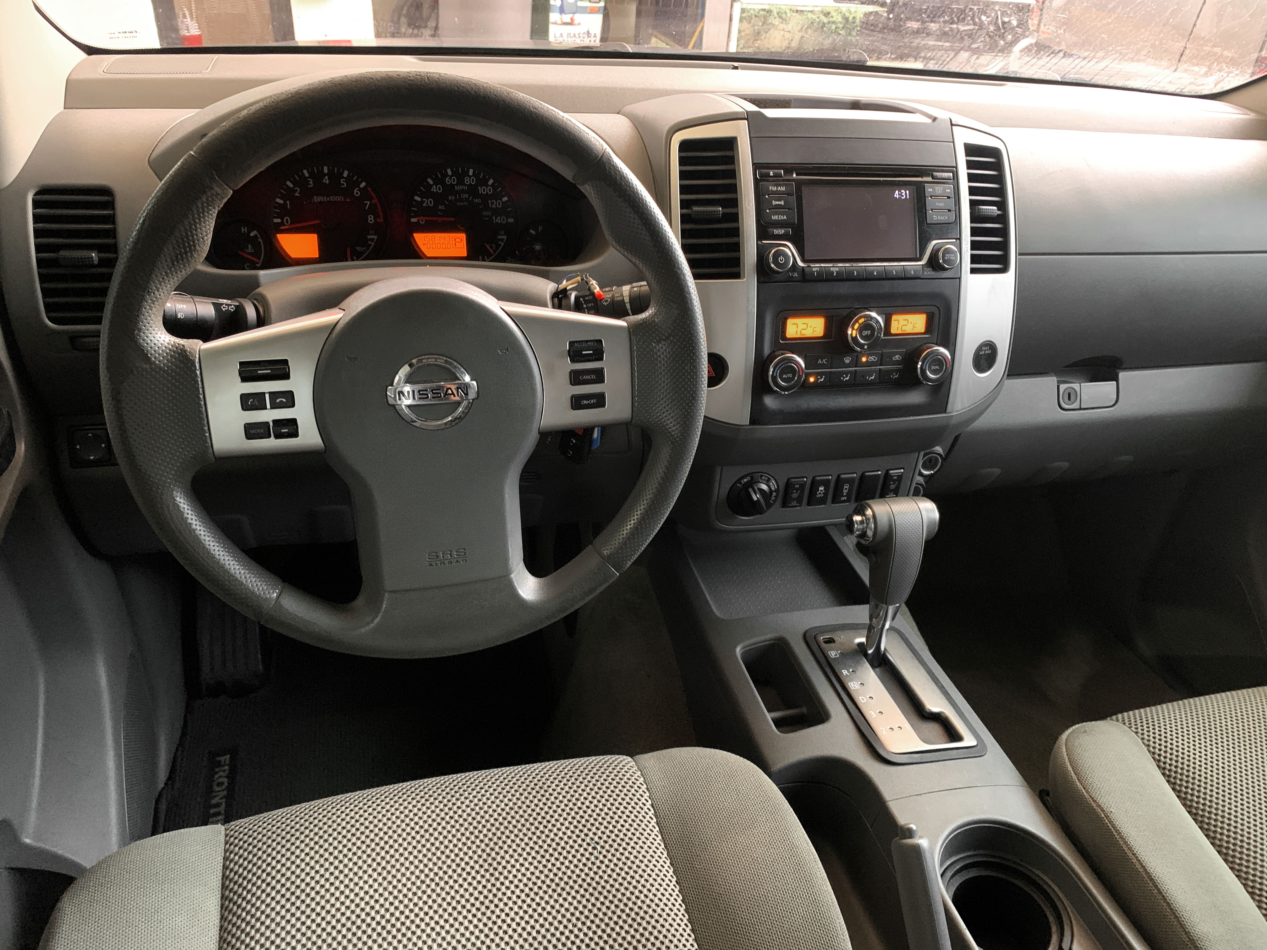 jeepetas y camionetas - Nissan frontier sv 2015 9