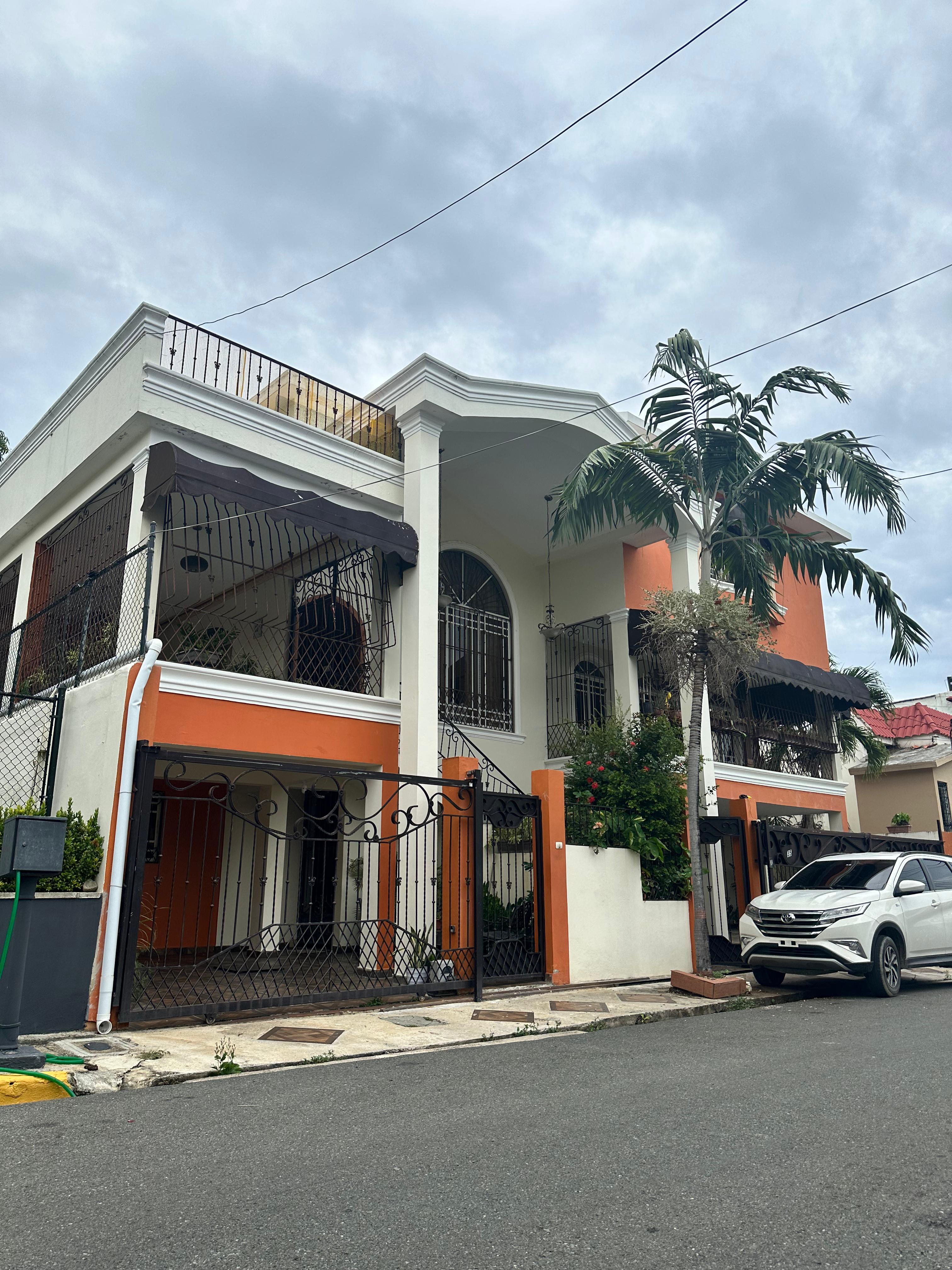 casas - Apartamento en alquiler. 2do y 3er nivel! 9