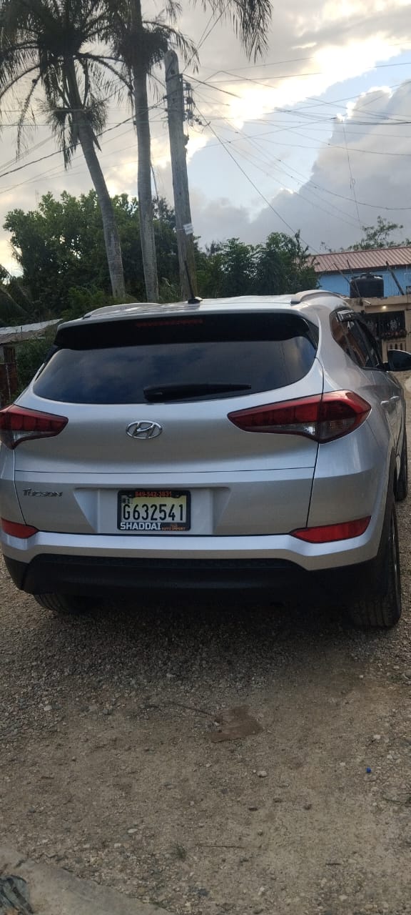jeepetas y camionetas - Se vende Hyundai Tucson 2017 1.40 negociable 0