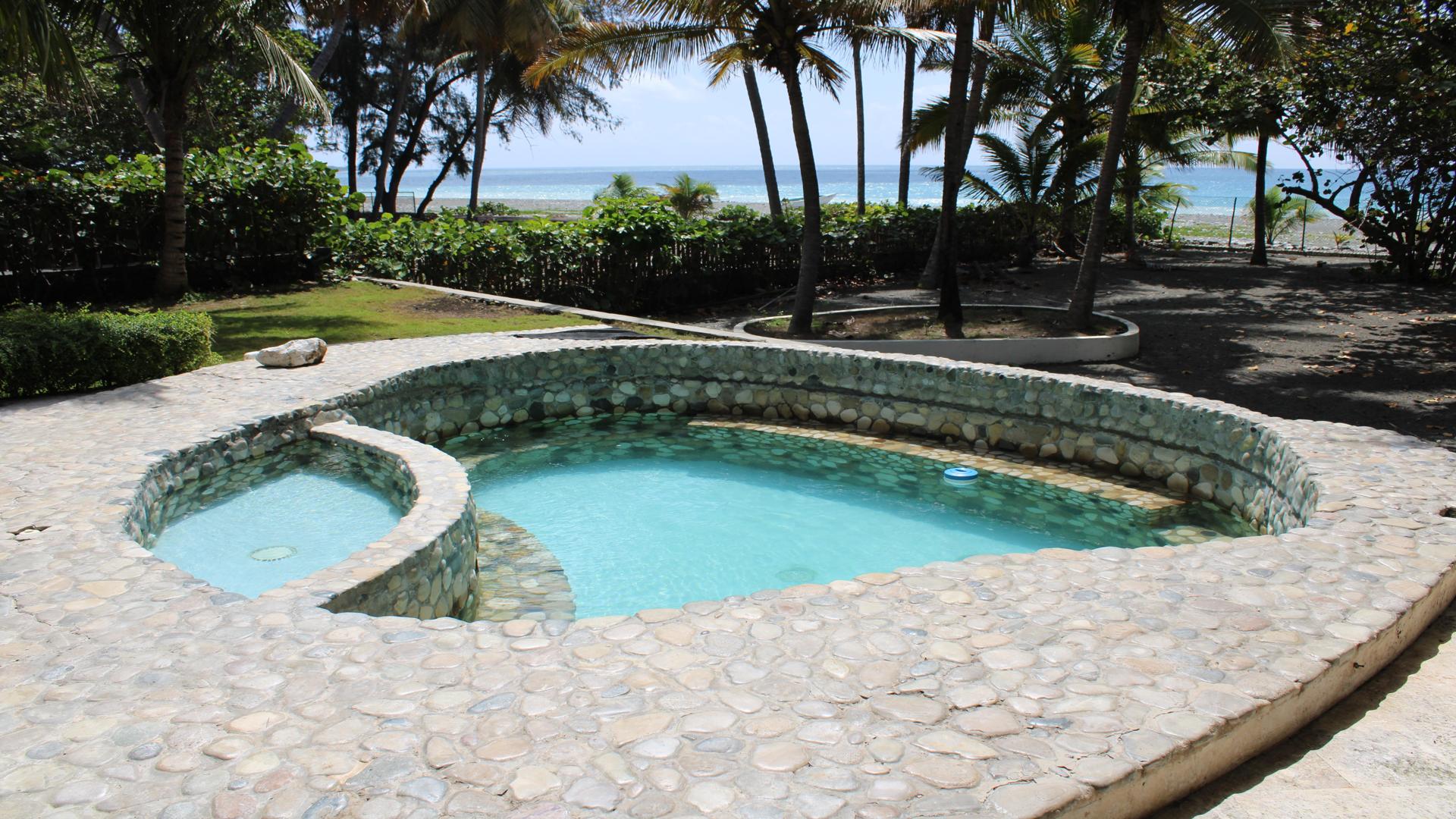 casas - Villa en Primera Línea de Playa, Nizao 3
