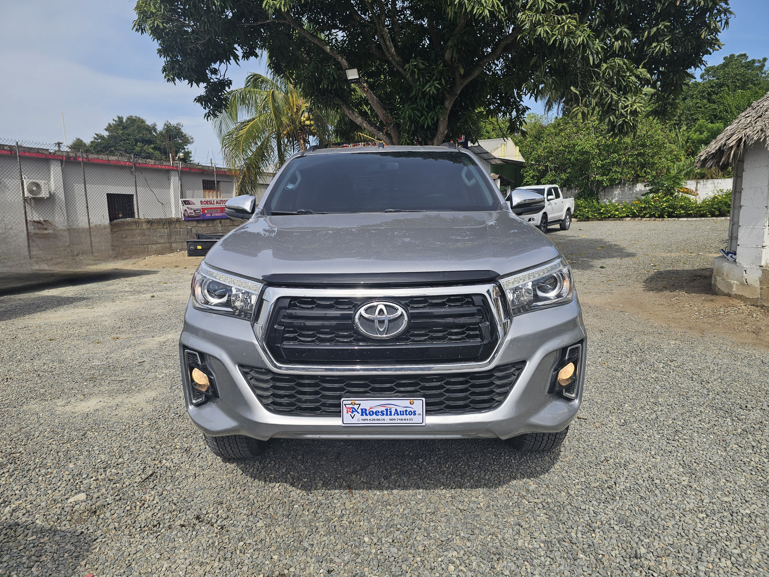 jeepetas y camionetas - Toyota Hilux 2019 srv límite 3