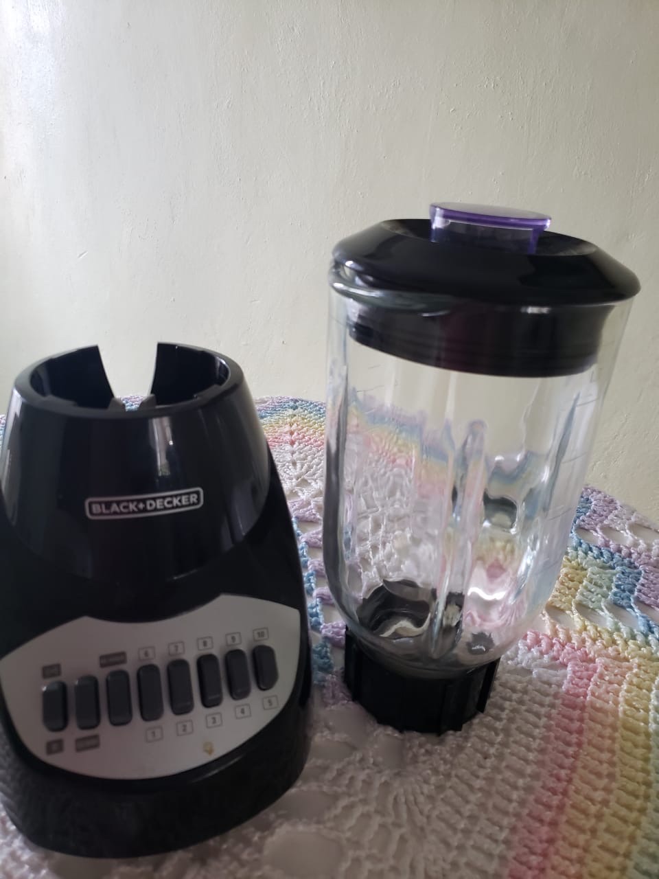 electrodomesticos - licuadora negra de 10 velocidades en 2500 peso por motivo de viaje  1