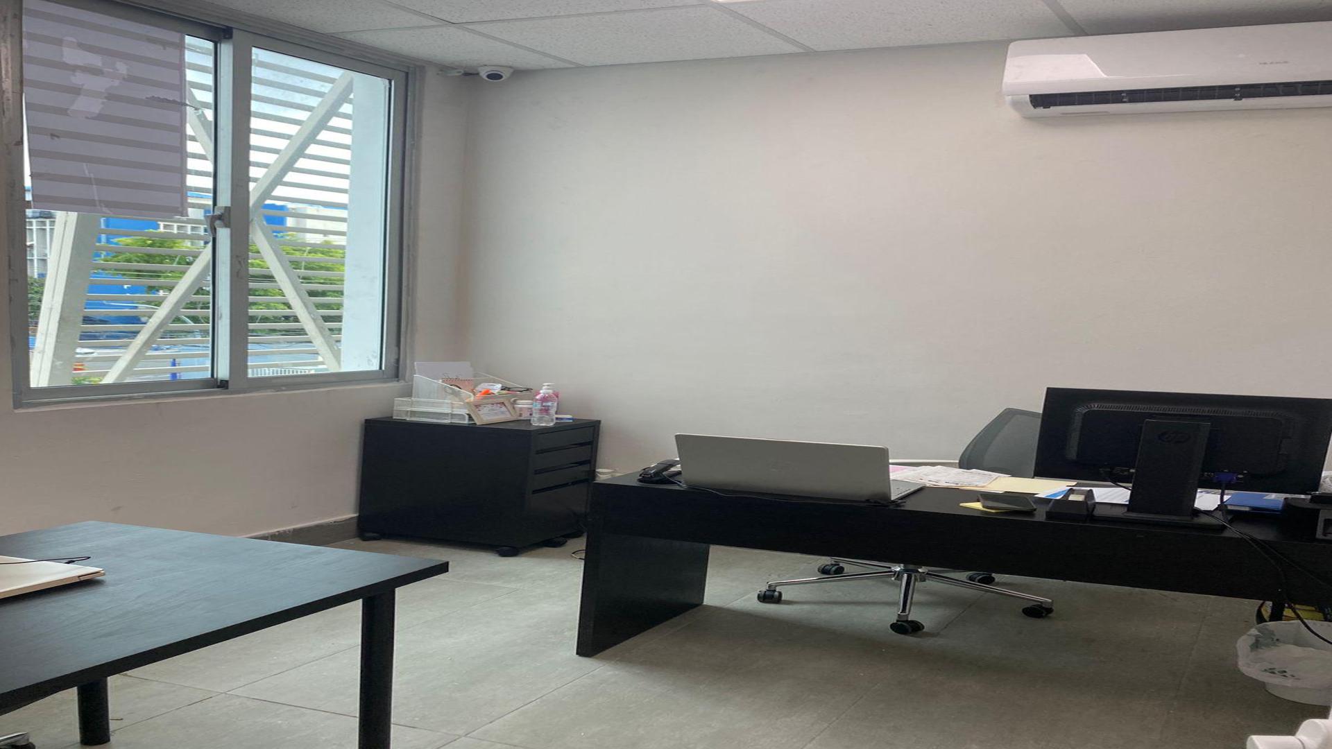 oficinas y locales comerciales - Local Comercial en Venta en el Millon 8