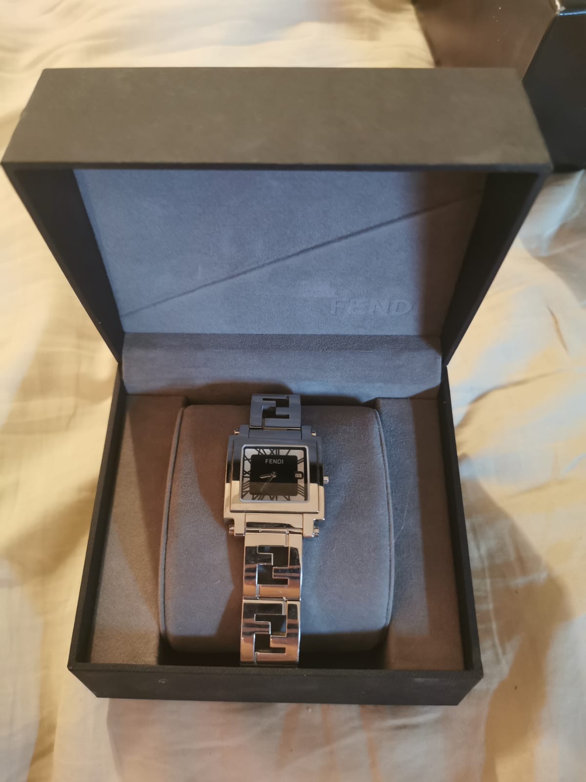joyas, relojes y accesorios - Reloj Fendi unisex original como nuevo! 3