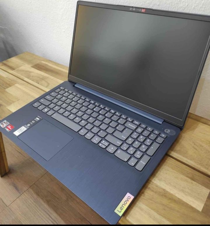 computadoras y laptops - Laptop Lenovo Ideapad 3 15,6"FHD, AMD Ryzen 7, 12GB RAM, 512GB SSD, Nueva Gaming 0