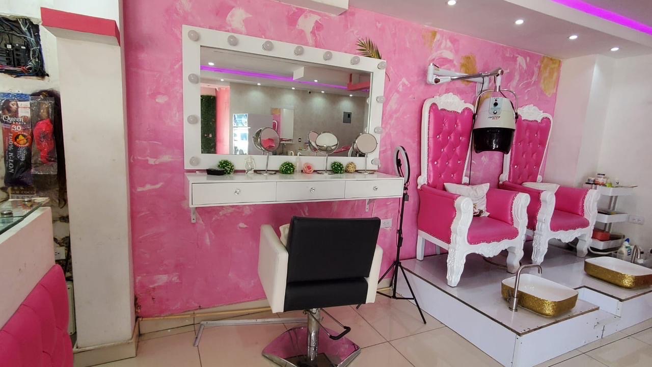 oficinas y locales comerciales - SE VENDE SALÓN COMPLETO 8