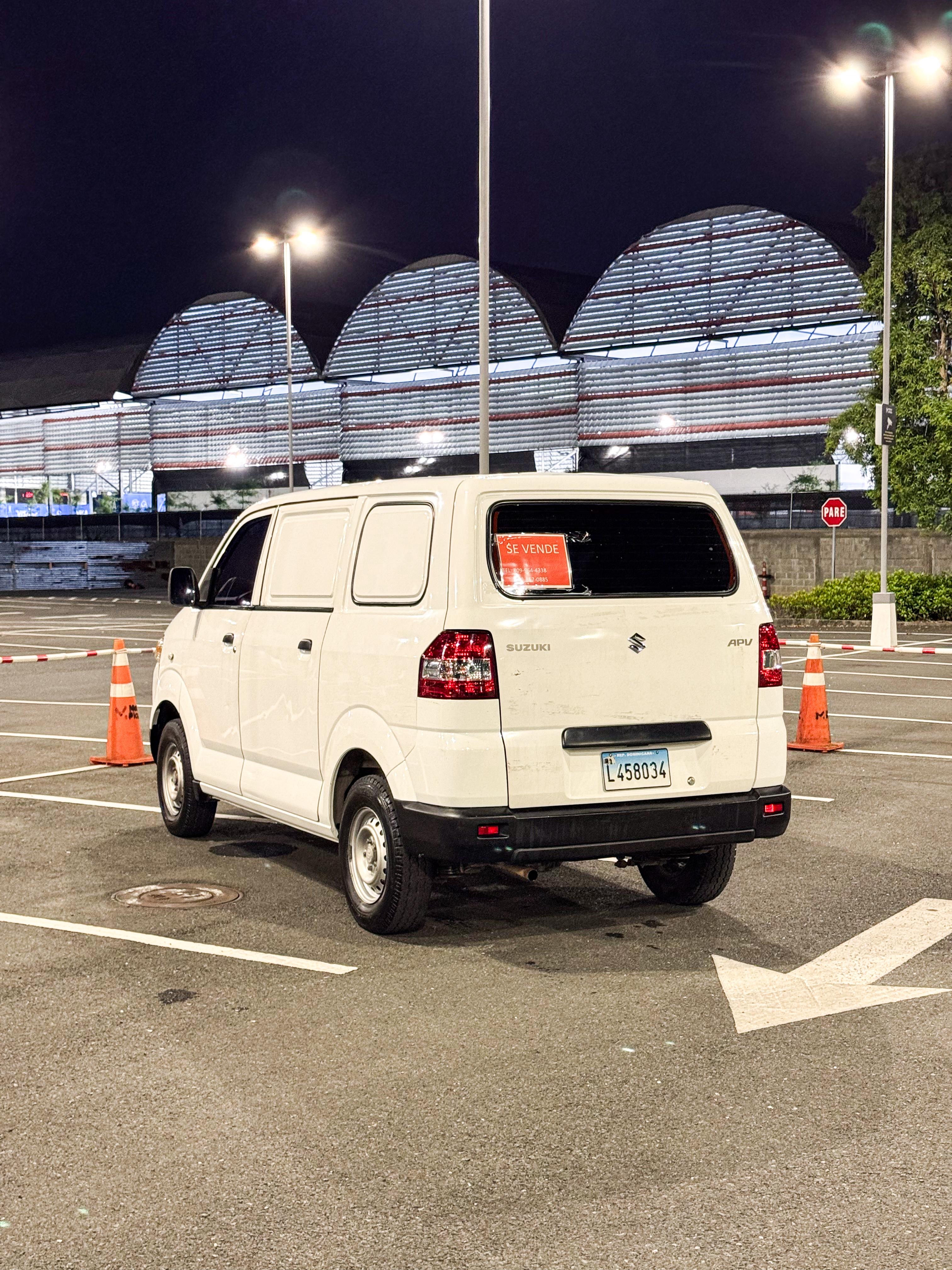 jeepetas y camionetas - Suzuky APV  3