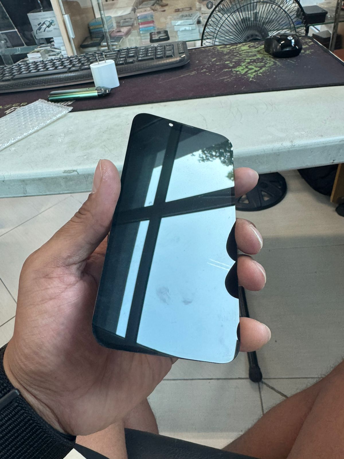 celulares y tabletas - Pantalla ORIGINAL para iphone 13 normal original  0