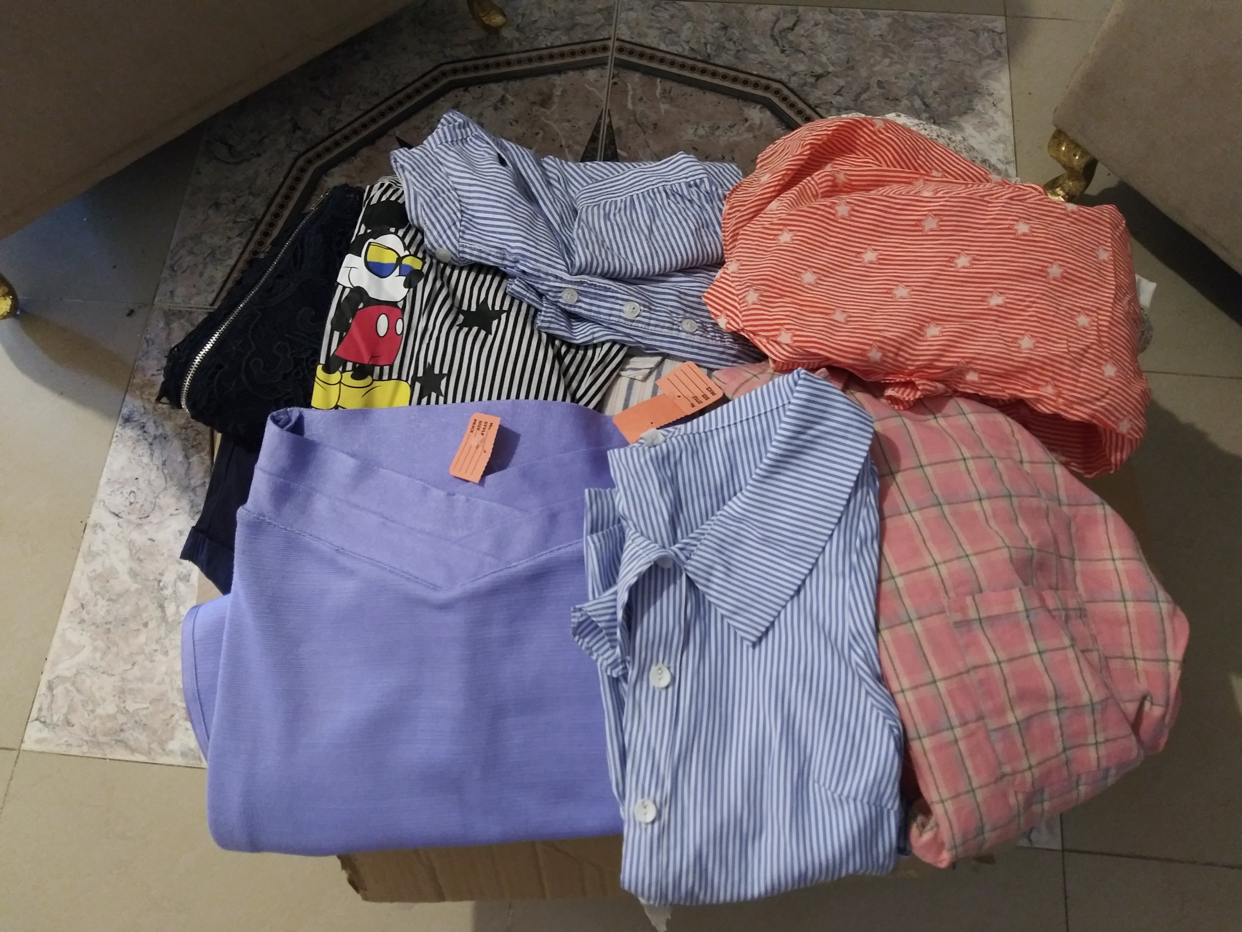 decoración y accesorios - Caja de ropa 59 piezas 1