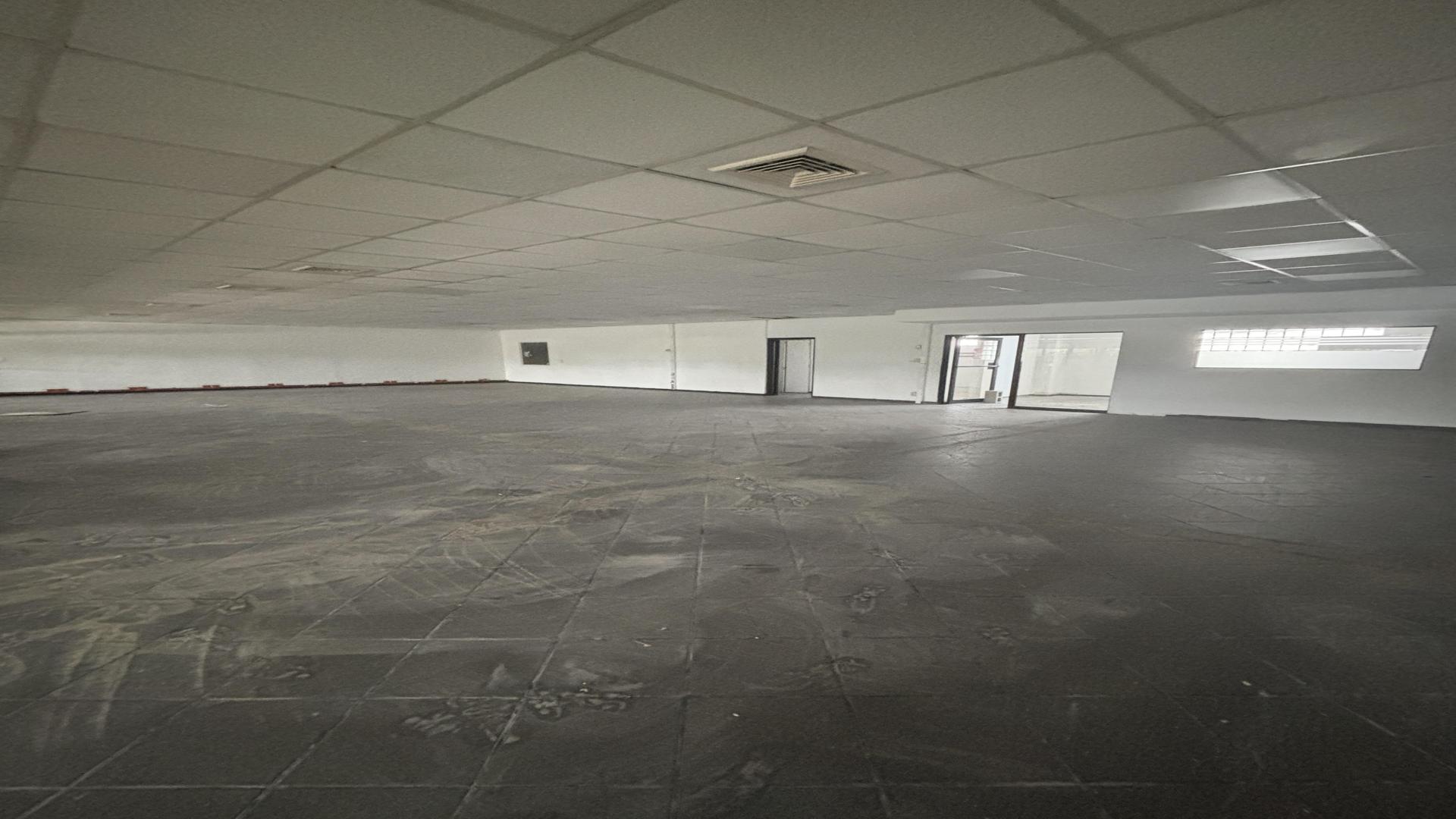 oficinas y locales comerciales - Alquiler Local Comercial Naco 2do piso 228Mts