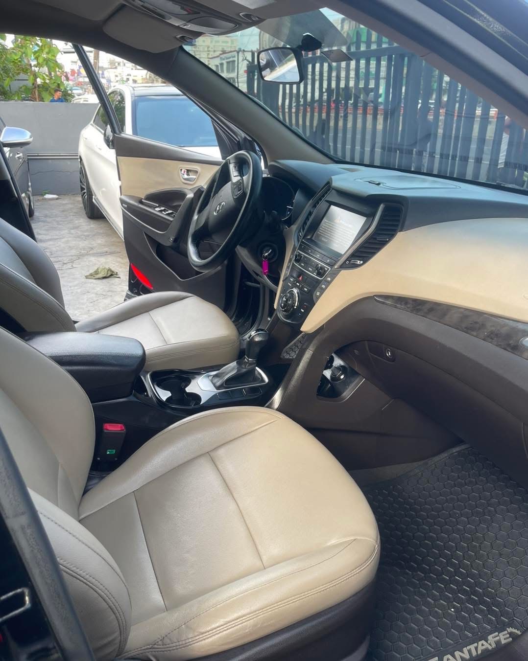 jeepetas y camionetas - HYUNDAI SANTA FE 2018 4