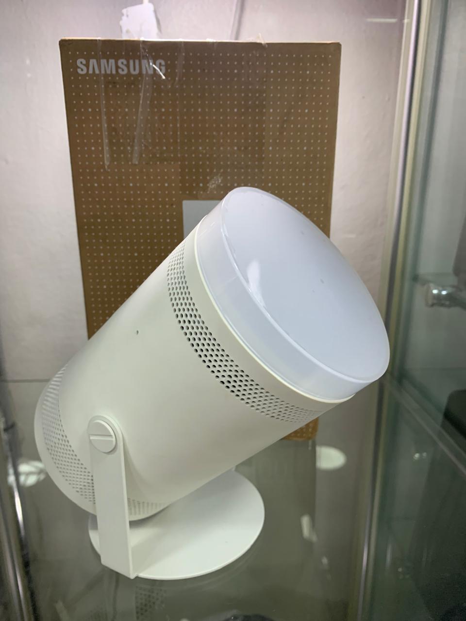 otros electronicos - Proyector Samsung The freestyle 100" SP-LSP3BLA Po