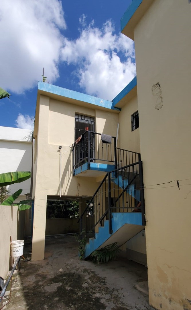 apartamentos - Edificio de Apartamentos con 6 Unidades en Venta.                   
 4