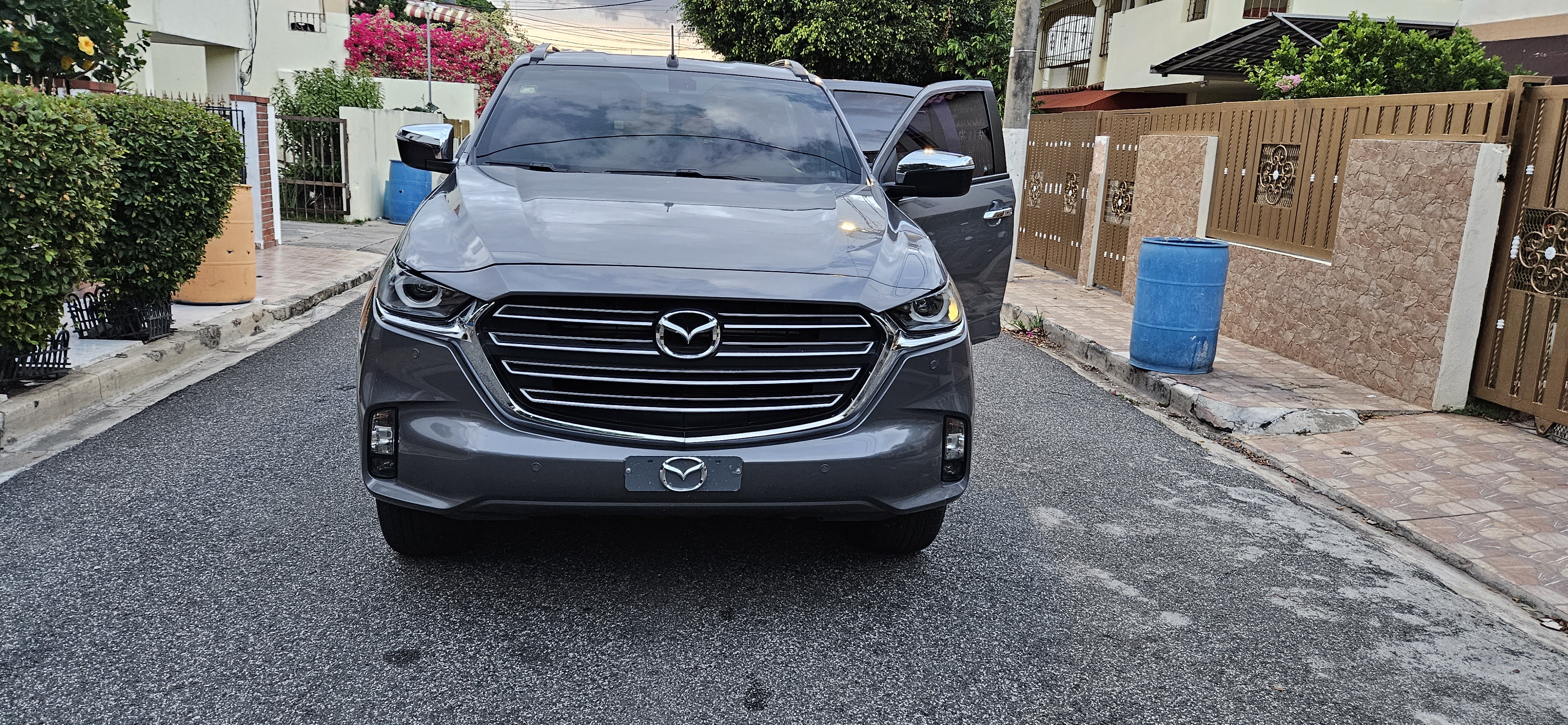 jeepetas y camionetas - Mazda bt 50 2024 full 25,000 km 4