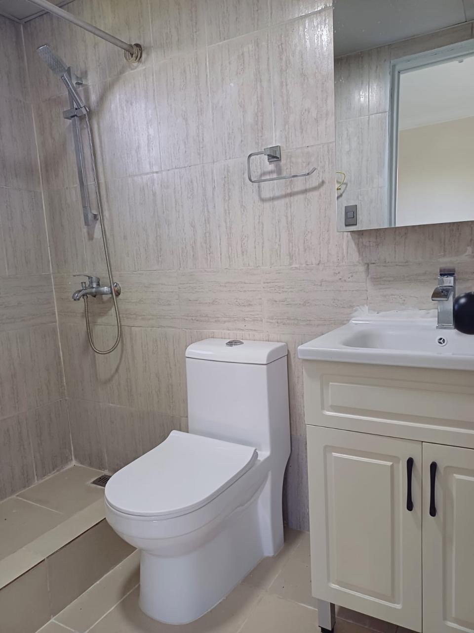 apartamentos - Vendo Apto. Res. Esther, prox. Av. Monumental,  llama al Sr Andrés  8