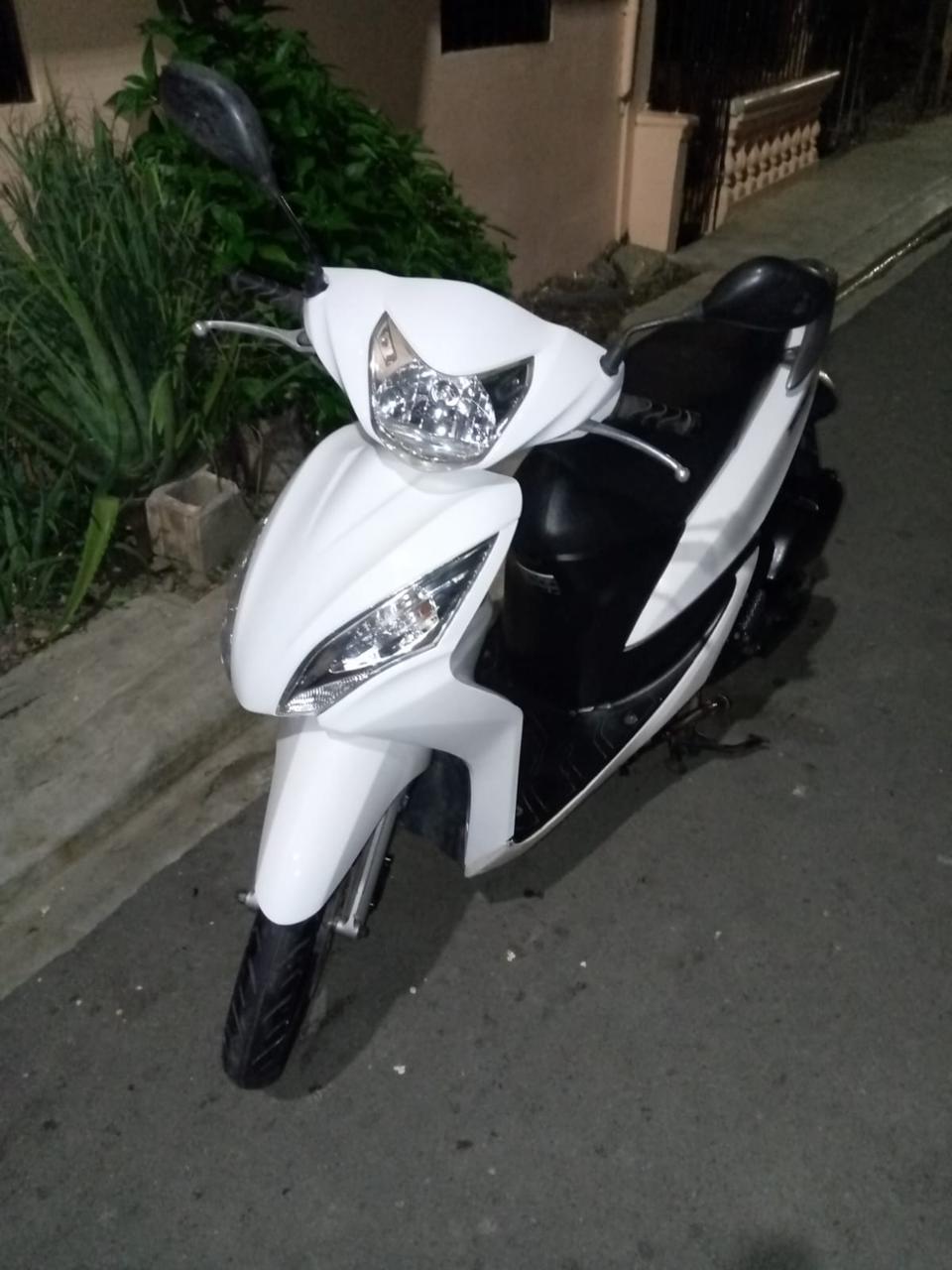 motores y pasolas - tiene todo placa papeles todo  4